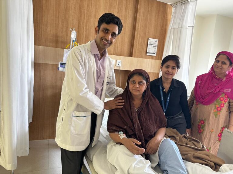 dr nikunj agrawal with patients